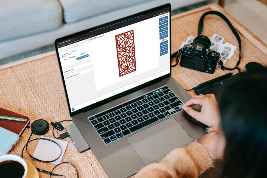 Configuration d'un claustra métallique sur mesure à partir d'un motif