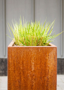 Jardinière réalisée en acier corten sur mesure