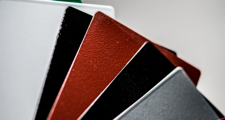 Plaques en aluminium thermolaquées